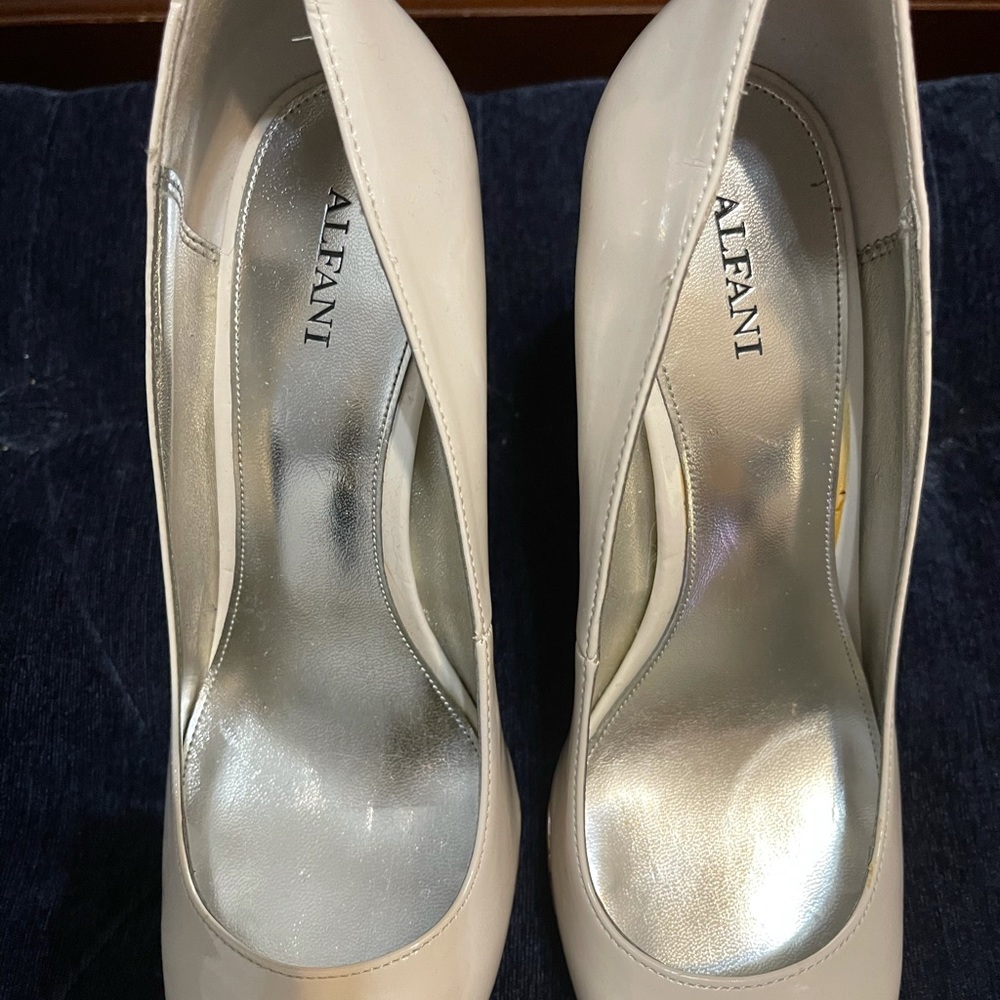 Shoes - Picture 2 of 4